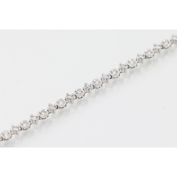 LINE　K18WG ダイアイリブレスレット 1.50ct 8.00g　拡大